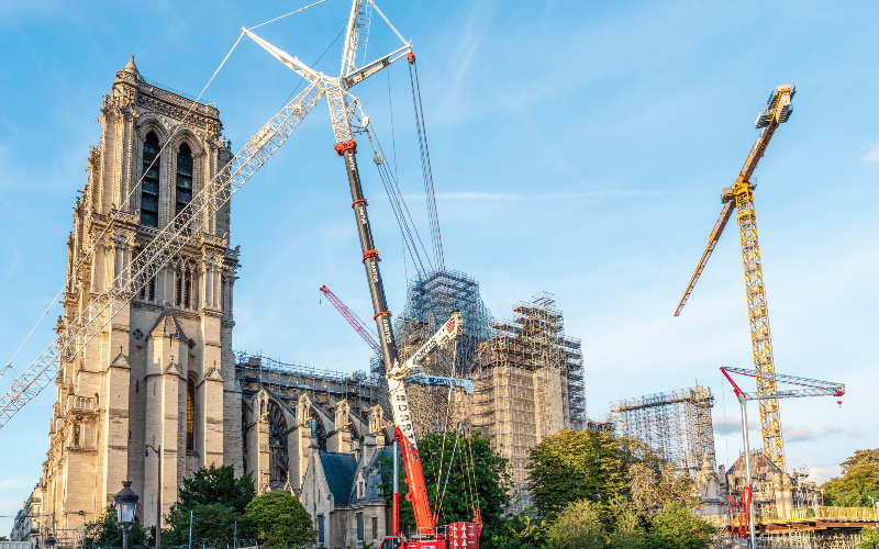 découvrez les dernières avancées des travaux de restauration de notre-dame de paris, avec un objectif de réouverture en 2030. suivez l’évolution du chantier, les défis techniques et les étapes clés du projet.