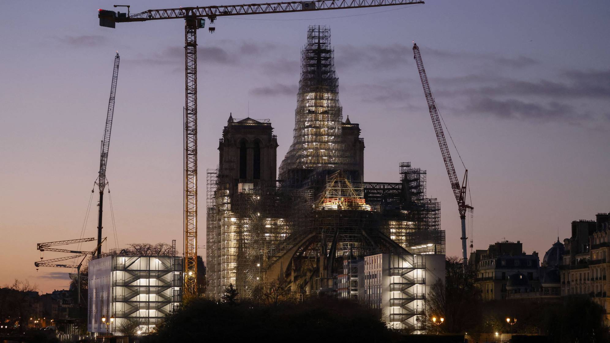 découvrez tous les types de travaux à paris : rénovation, construction, aménagement d’intérieur ou d’extérieur. trouvez des professionnels qualifiés et des conseils pratiques pour réussir vos projets dans la capitale.