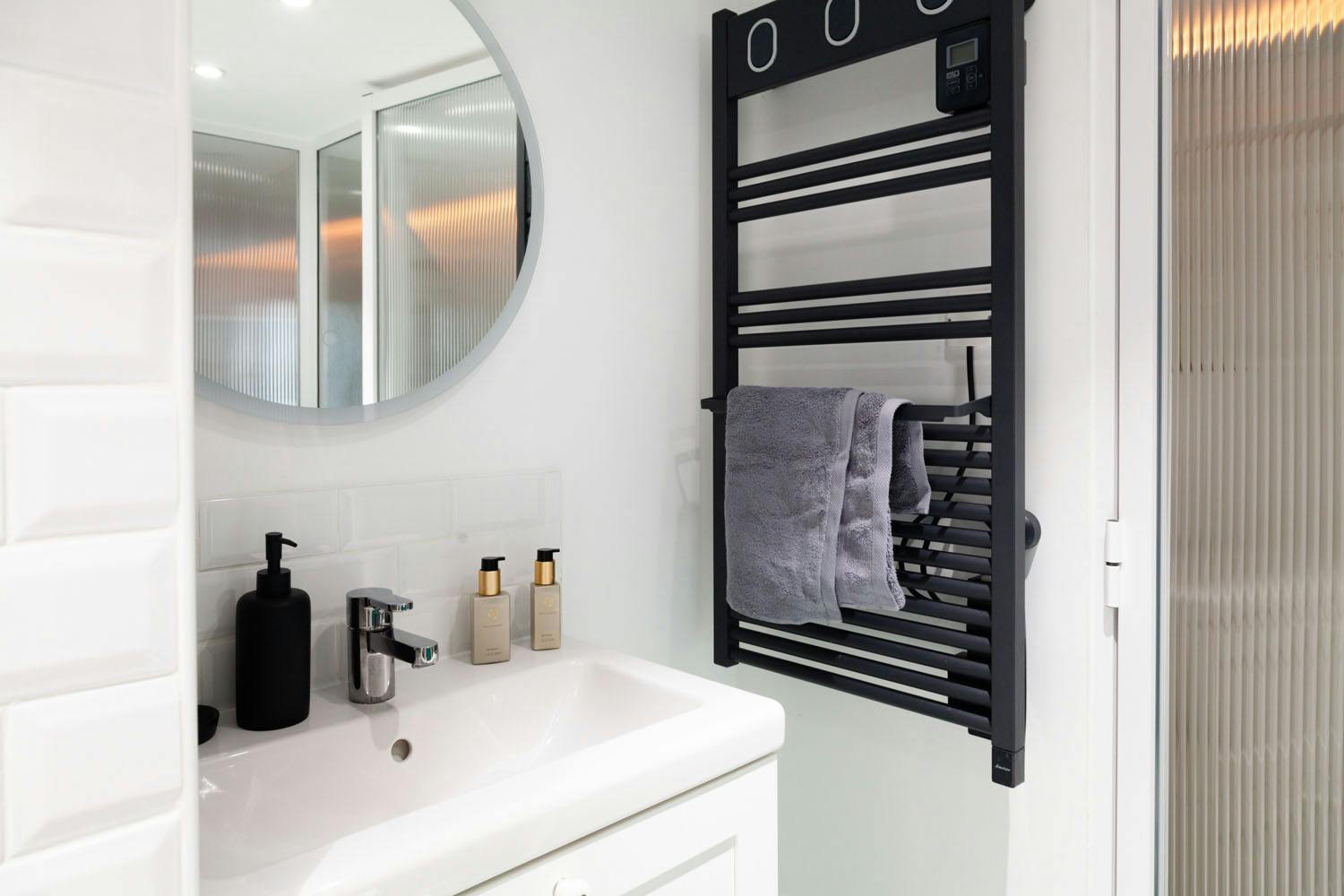 profitez de la tva réduite pour la rénovation de votre salle de bain à paris. découvrez les conditions et bénéficiez d’un taux avantageux pour vos travaux.