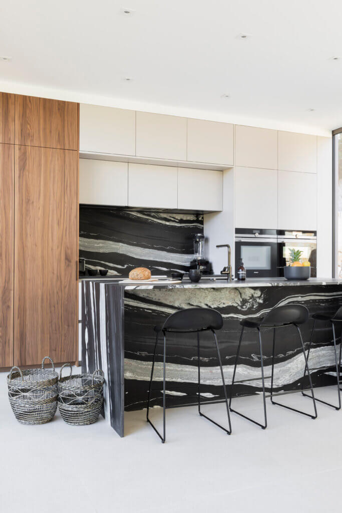 découvrez comment valoriser votre propriété à garches grâce à une cuisine moderne et fonctionnelle. conseils et idées pour augmenter la valeur de votre bien immobilier.