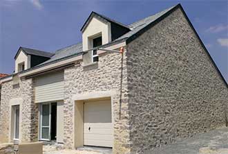 découvrez tout ce qu'il faut savoir sur les coûts d'un ravalement de façade : tarifs moyens, facteurs de prix, conseils pour bien budgéter vos travaux et financer votre projet.