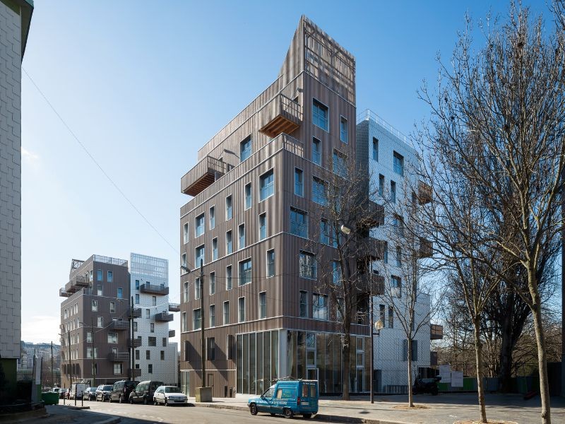 découvrez les premiers logements sociaux inaugurés dans le prestigieux triangle d’or à paris, alliant qualité de vie et mixité urbaine.