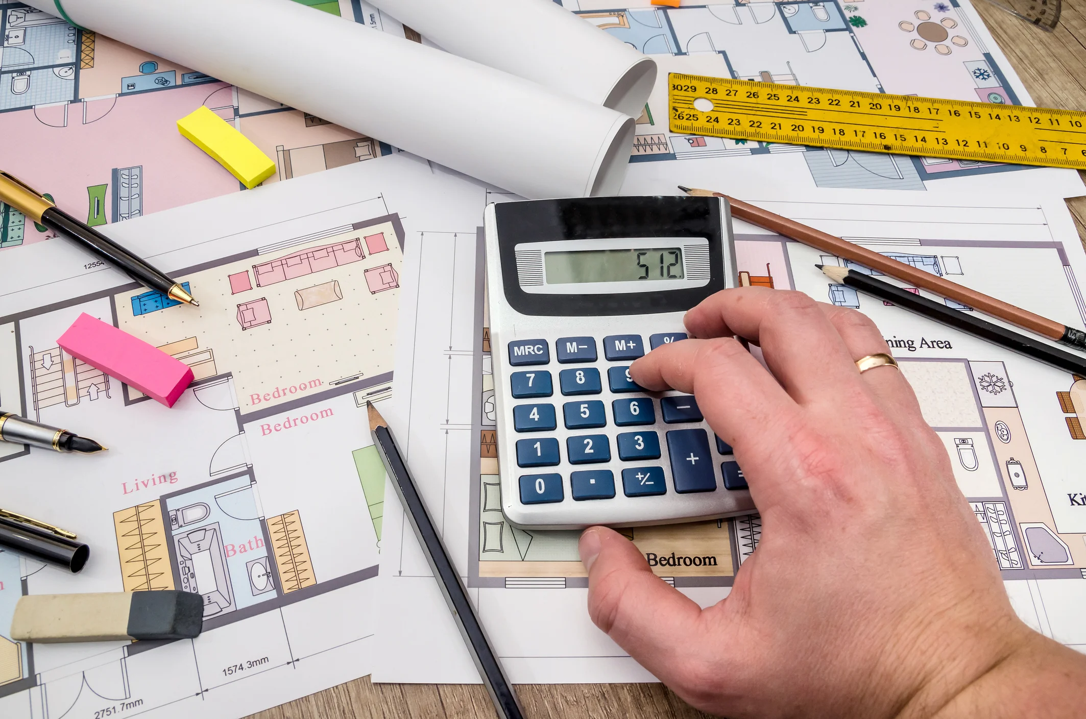 découvrez les prix moyens au m² pour la rénovation d'un appartement, les facteurs qui influencent le coût et des conseils pour bien estimer votre budget de travaux.