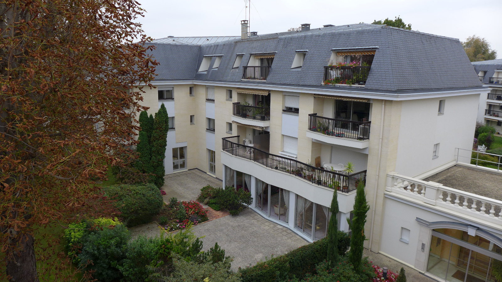 confiez la rénovation de votre appartement à bourg-la-reine à des professionnels expérimentés. travaux sur-mesure, conseils personnalisés et accompagnement complet pour moderniser votre intérieur selon vos envies.