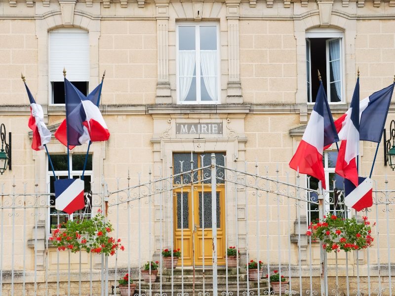 confiez vos travaux de rénovation en île-de-france à des experts compétents. découvrez nos services adaptés à vos besoins pour rénover votre appartement ou maison avec professionnalisme et efficacité.