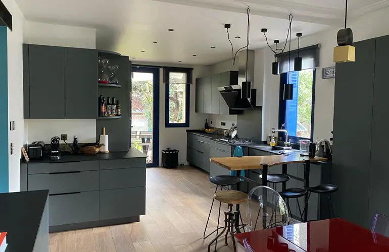 confiez la rénovation de votre maison à châtenay-malabry à des experts qualifiés. modernisez votre intérieur, valorisez votre bien et bénéficiez de conseils personnalisés pour un résultat à la hauteur de vos attentes.