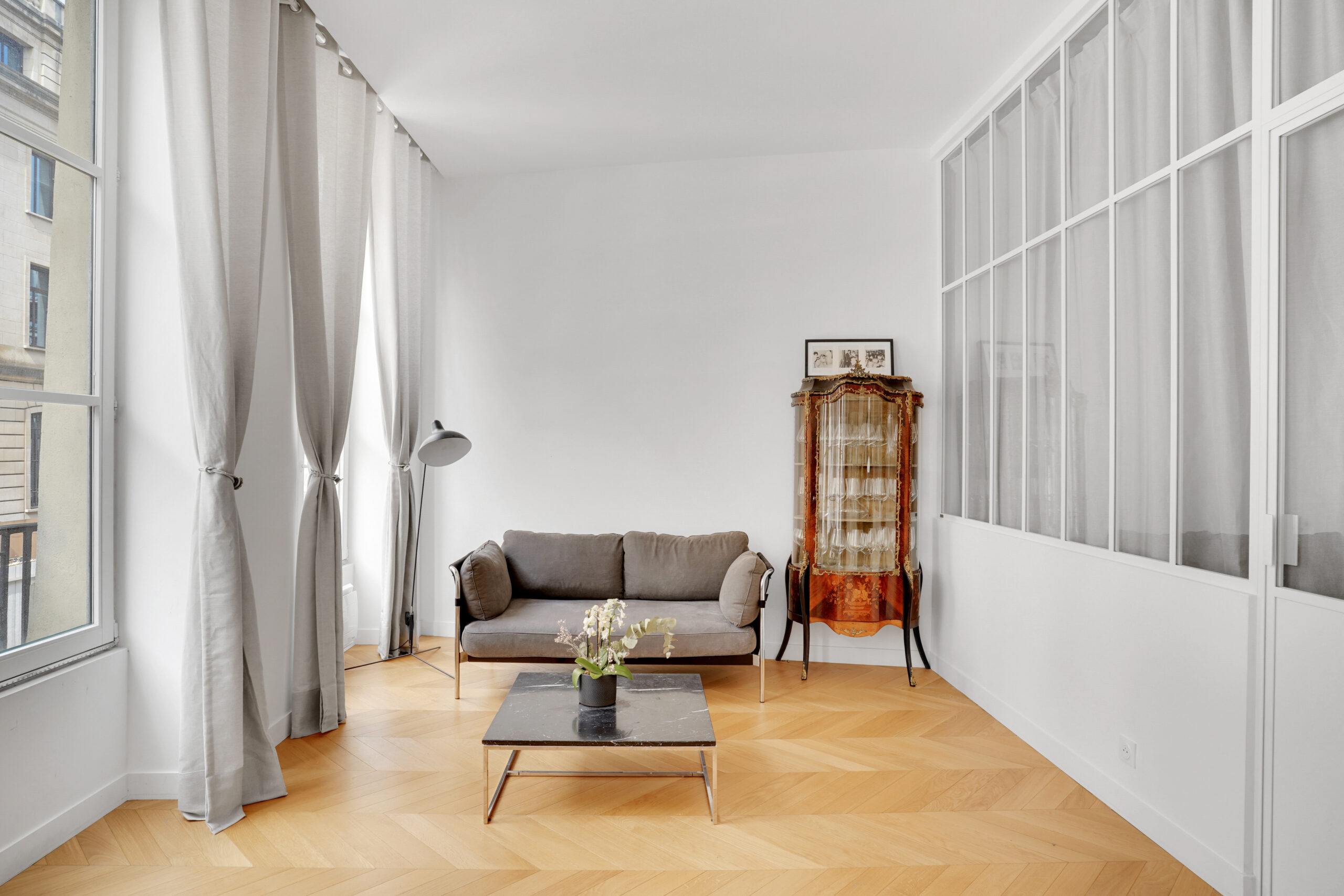 confiez votre projet de rénovation à paris 75001 à des experts qualifiés. conseils, devis gratuits et réalisations sur-mesure pour appartements et commerces dans le 1er arrondissement.
